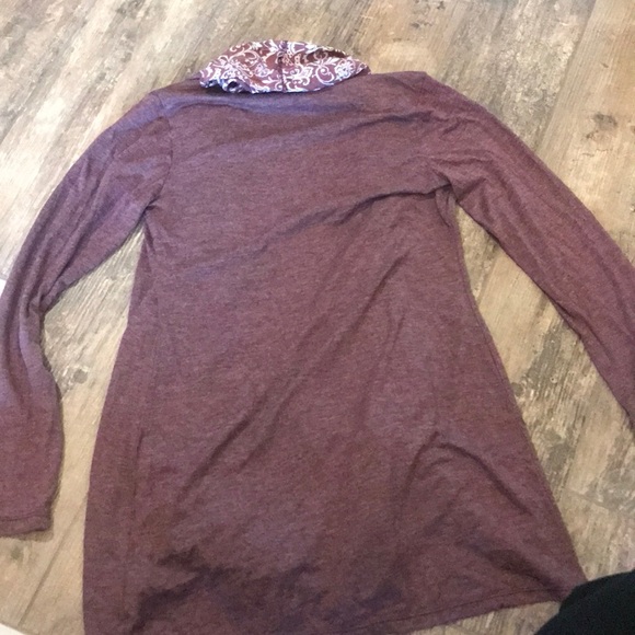 Unique Top - Picture 4 of 4